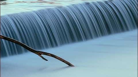 سورة الواقعة بصوت القارئ يحي احسايني