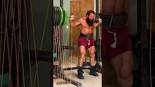 Liver King shows a new way to Squat major weight