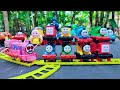 Jouer  ghost spider thomas train vs thomas  friends train