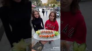 Suadiye’de bizim tabağı gören oldu mu arkadaşlar? Hala arıyoruz. 🥺 Sen hiç sushi yedin mi? 🍣 Resimi