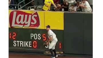 AARON JUDGE ROBS FRANCISCO LINDOR HOME RUN!!!! *insane*