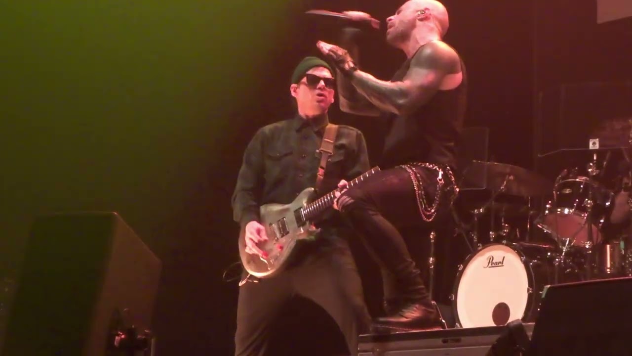 Heavy is the Crown - Daughtry - Paris - 2026/02/18