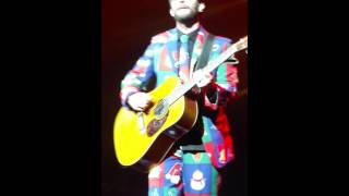 Thomas Rhett and Tyler Hubbard "Round Here" - Chicago IL 12/11/15