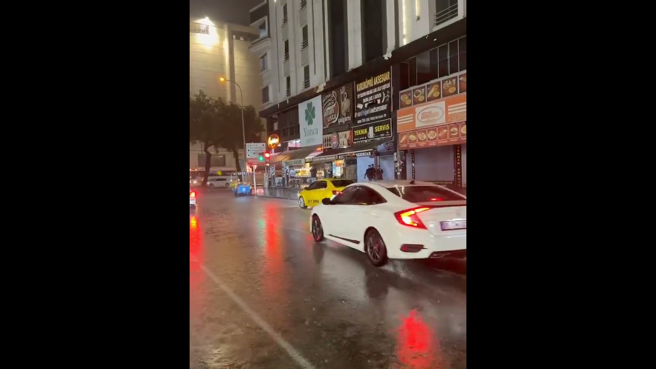 ADANA DA ŞİDDETLİ YAĞIŞ 