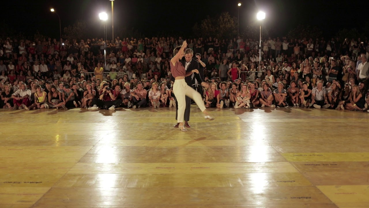 Adamo & Vicci  - Blues improvisation  (video footage from behind)