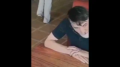 Heartwarming Act of Kindness: Waitress Surprises Homeless Man with Hot Soup in Restaurant! 🍲❤️