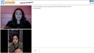 ITZY RYUJIN EATS BANANA ON OMEGLE