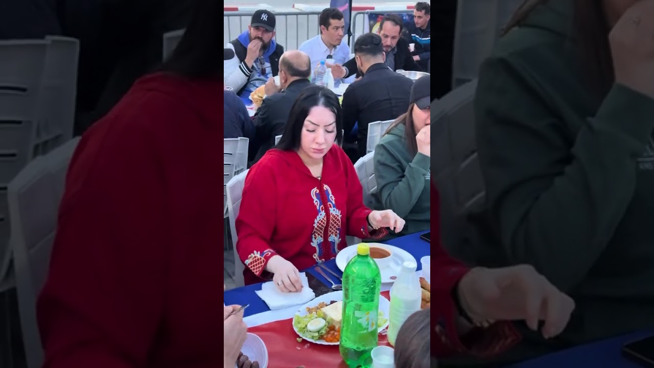 افطار اليوم كان جماعي/ ونتمنى تبقى دائما هكا في بلادنا/ لمة لحباب و الجيران في هذا الشهر الفضيل