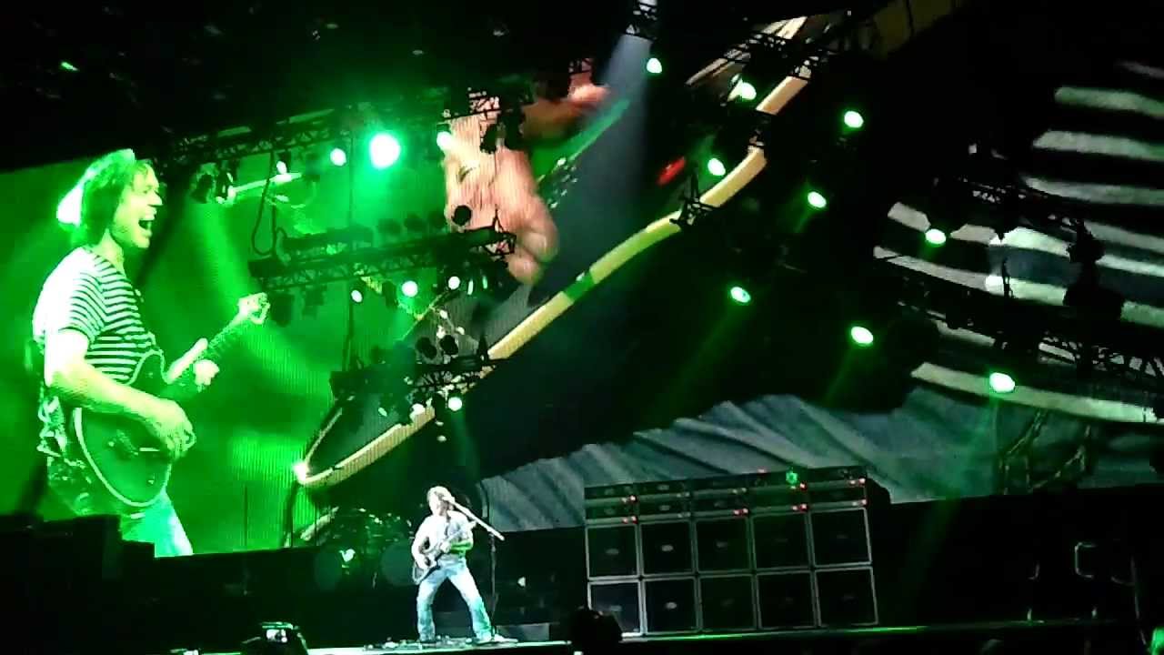 Van Halen "Eruption" (Eddie's guitar solo) Live 3/1/2012 ...