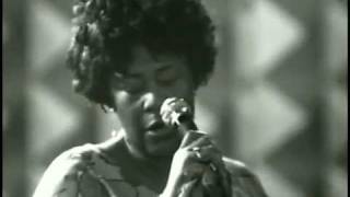 Video voorbeeld van "Ella Fitzgerald: A House Is Not A Home (1969)"