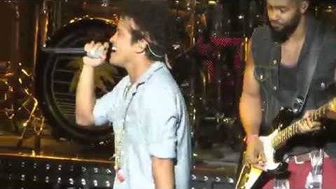 Bruno Mars The Lazy Song LIVE at the Chelsea