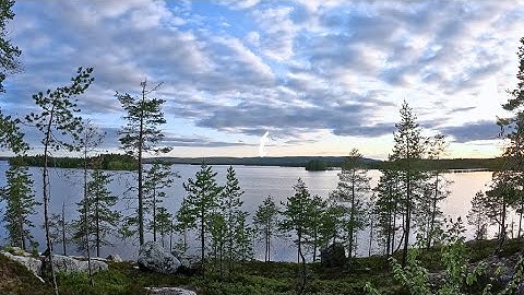 KALA HULLUNA SYÖNNILLÄÄN JUHANNUKSENA! - ILTA UPEISSA MAISEMISSA NUOTIOLLA