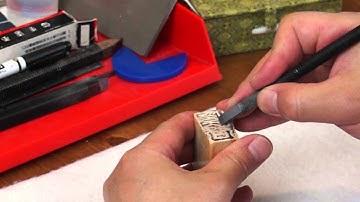 Henry Li Carving the Teni Design Japanese Kanji Seal in Tensho Style