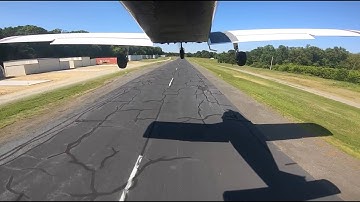 AWESOME VIEW Short Field Takeoff & Climb. 2300ft runway. Piper Cherokee 140. Single Engine Aircraft