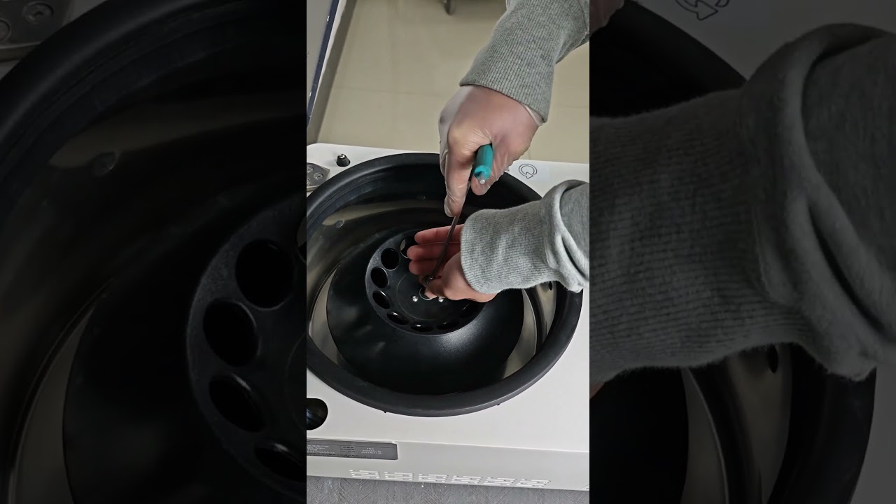 TD4 GYNTEX Tabletop Low Speed Centrifuge video 3 52s Angle Rotor Installation