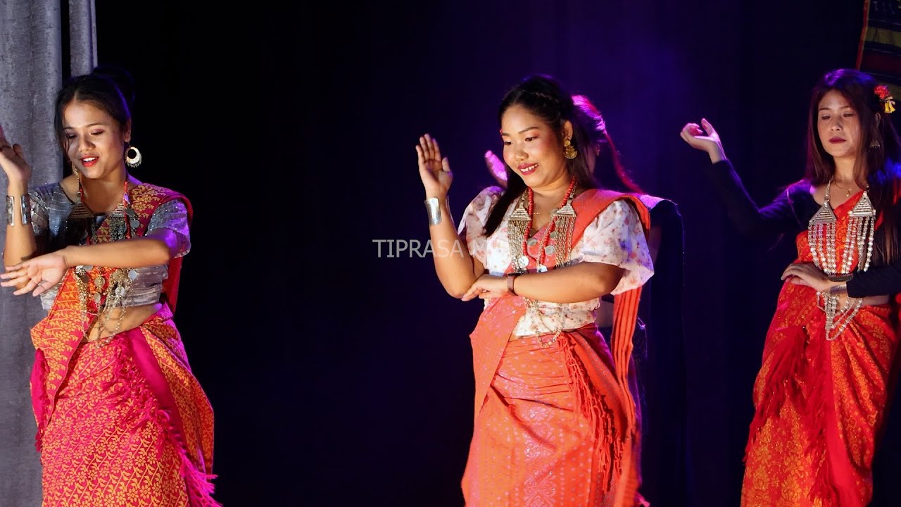 Khwlaikha ano kobor Cover Dance by Tripura Tribal Folk Music College  1st TISF Freshers meet cum