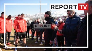 Kohët e vështira/ Tifozët e Skënderbut zbresin në fushë për t’i motivuar futbollistët