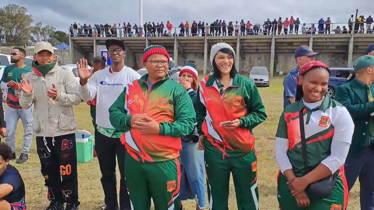 Gardens & Kruisfontein supporters cheering on their teams