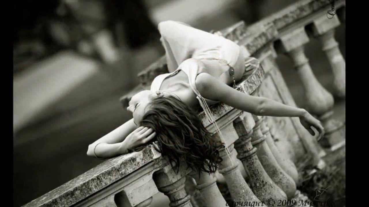 Цитаты про сумасшедших женщин. Она уже все решила. Хочется с утра. Чего хотят женщины прикол. Афоризмы про одиночество женщины.