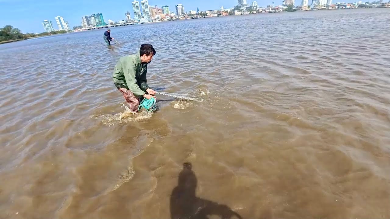 PESCARIA de TARRAFA no ESTUÁRIO de PEIXES - Tem de TUDO!