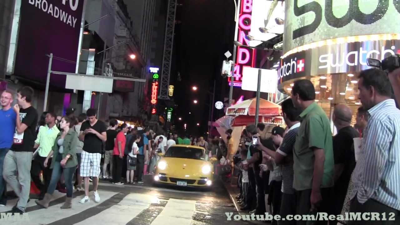 Mercedes SLS - 3x Audi R8 | Leaving NYC - YouTube