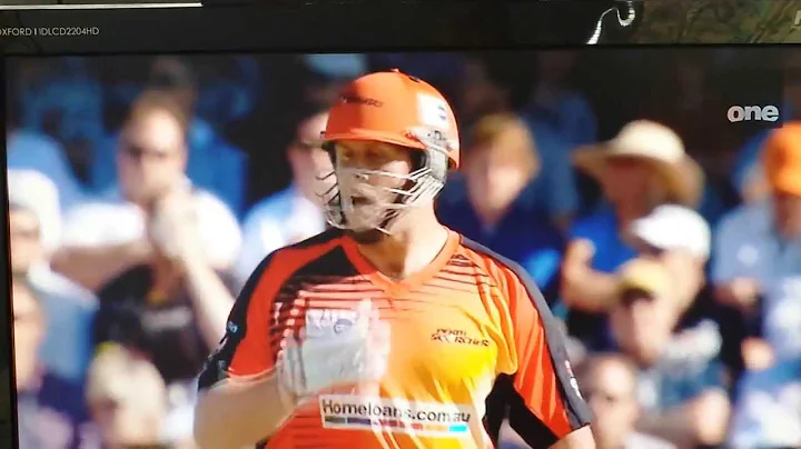 Craig Simmons smashes record fastest Big Bash Leag...