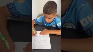Stiloul Cu Ștergere De La Strigo Gândit Pentru A-I Ajuta Pe Cei Mici Să Scrie Corect