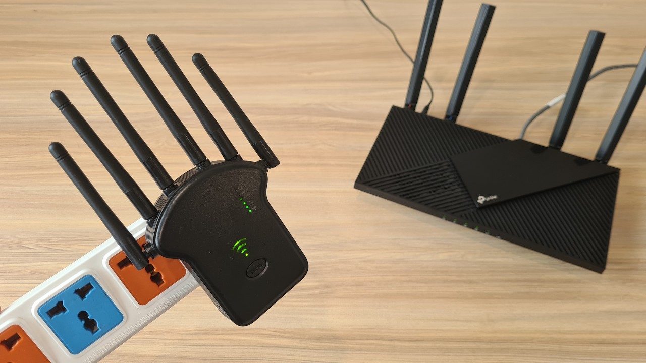 How to set up a 6-antenna black Wi-Fi extender