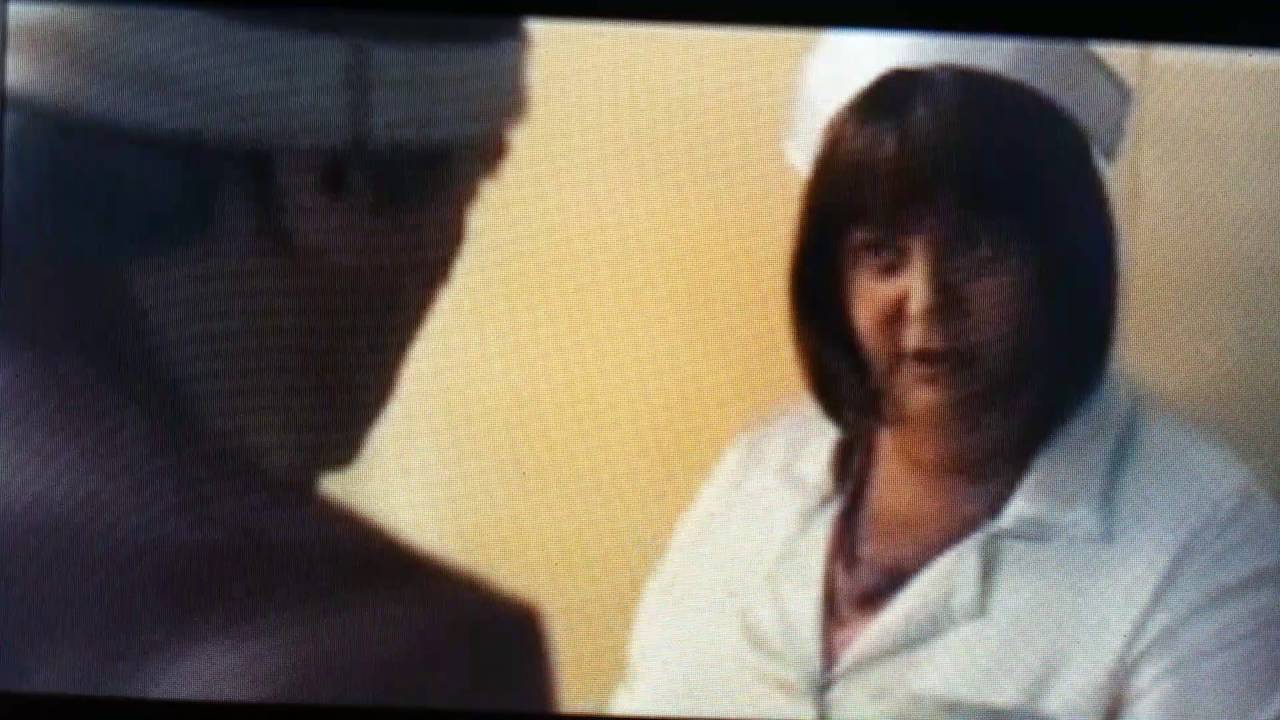 Corrado Guzzanti, Dov'è Mario? - Sketch Dragomira:"Noi in Romania sognavamo solo Puglia"