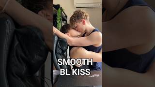 Surprise Hot Bl Kiss Smooth Boyfriend With Hickey ゲイカップル 同性カップル
