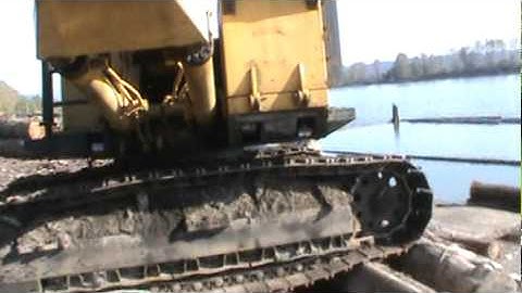 Caterpillar 235 Log Loader