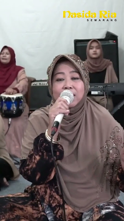 Liriknya terinspirasi oleh kehidupan nelayan