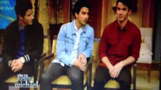Jonas Brothers  W Kelly U0026 Michael 1842013
