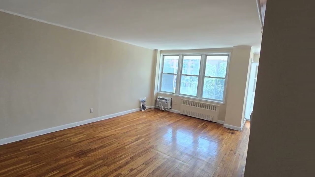 86-05 60 Road 2E, New York NY 11373 - $309,000 with 1 beds, 1 Bath (1 Full Bath) and 850 square fee