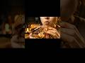 Dev hamburger yiyen kadın #asmr #asmrsounds #youtubeshorts #shorts #burger #food #yemek #mukbang