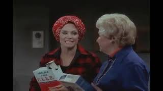Vivian Vance Guest Stars On Rhoda ~ Valerie Harper Julie Kavner