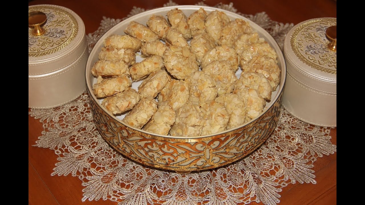 ملوزة اللوز السريعة من حلويات اللوز السهلة معلكة ورطبة