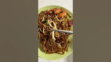 Char Kway Teow Singapore Hawker Food 