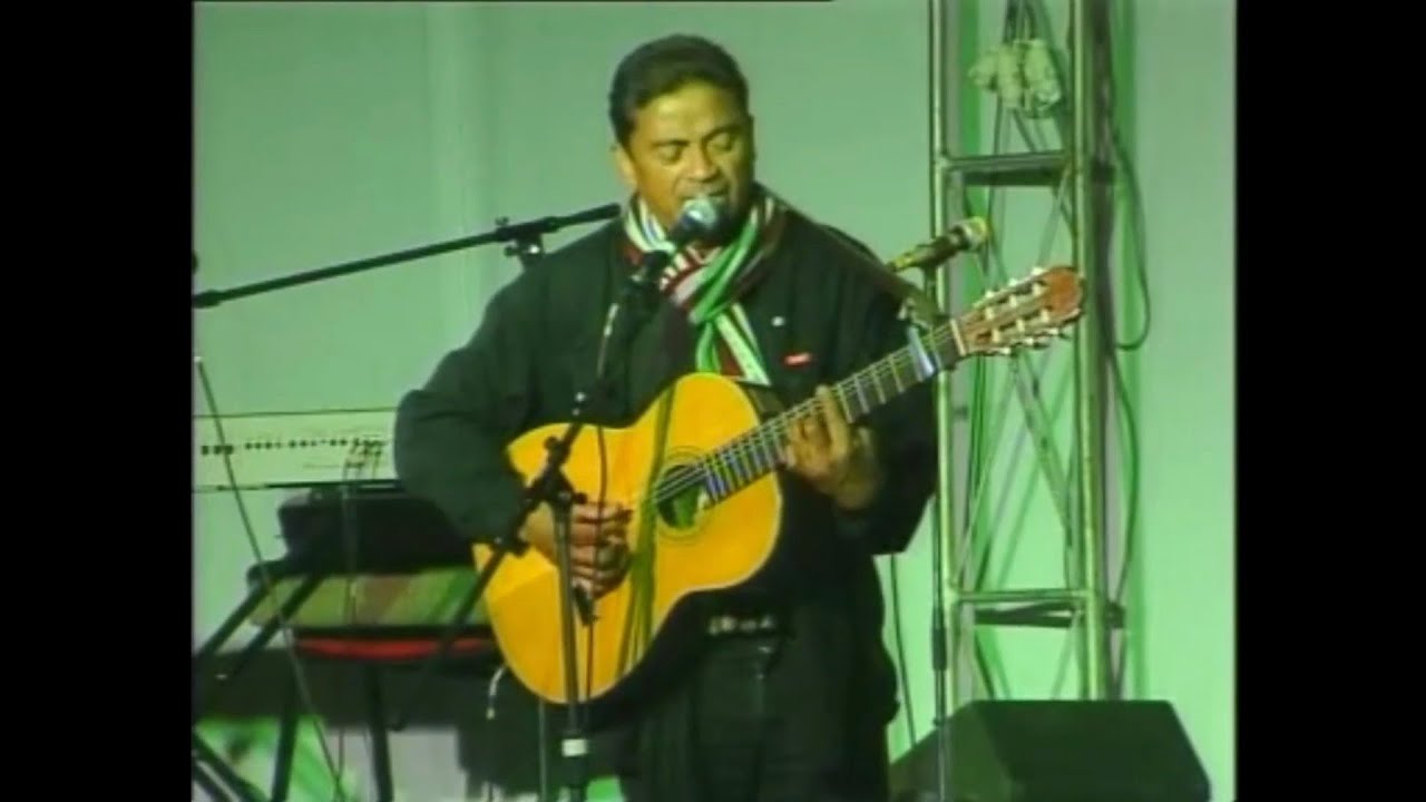 Mahaleo • Tonga ny alina I Palais des Sports 2005 #madagascar #malagasy