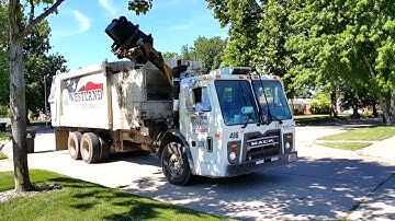 Midwestern Sanitation: Mack LEU/ Heil DuraPack Python