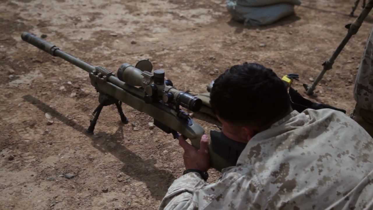 USMC Scout Snipers zero their M110 M40A5 rifles, Afghanistan - YouTube