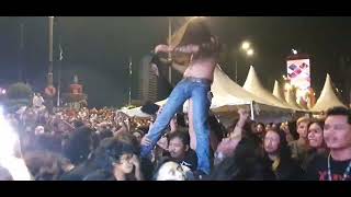 xpdc kita peng yu gegar dataran merdeka,head banging habis habisan-Raja Kertas