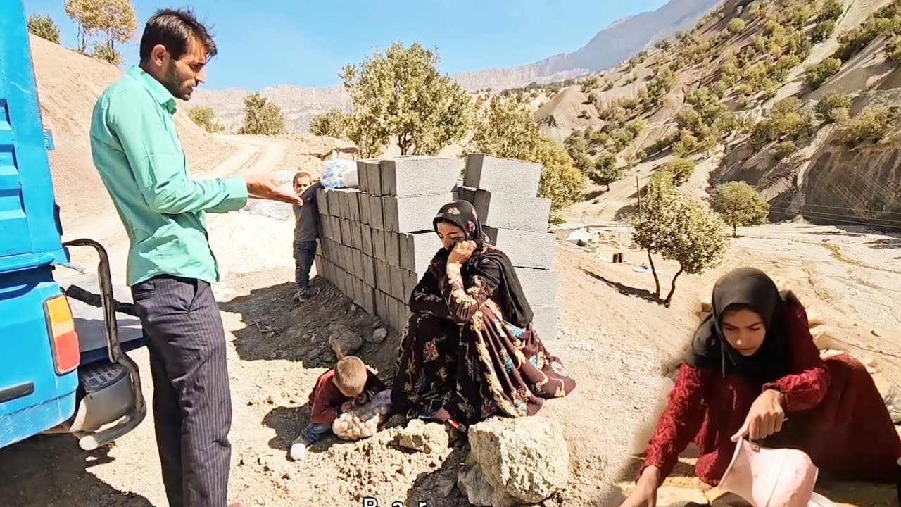 Grandmother and Jamshid looking for Tayyaba and the children