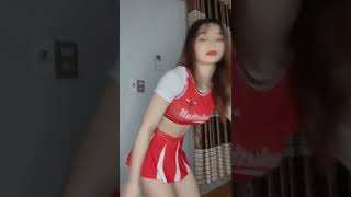 Fanmu - Gái Xinh Mặc Váy Ngắn Nhảy Sexy Lộ Mong Xinh Xinh P7