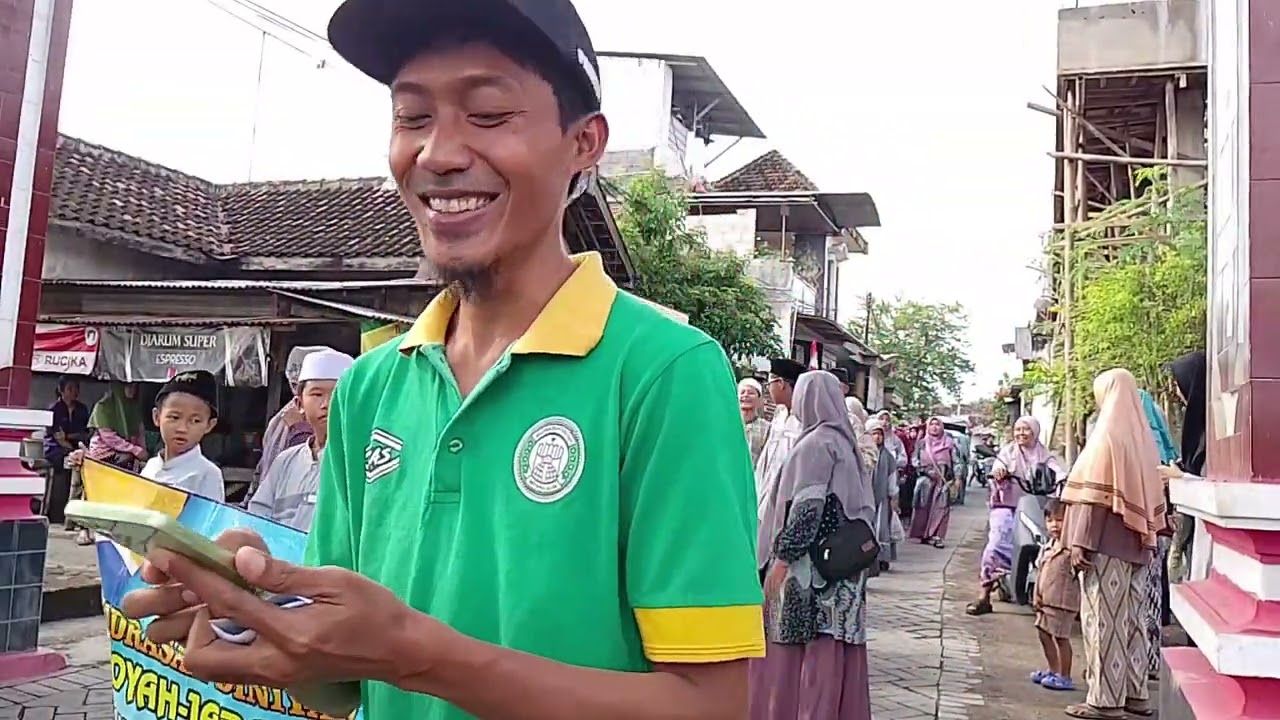 PAWAI TA'ARUF MEMPERINGATI HAFLAH IMTIHAN MADRASAH DINIYAH MIFTAHUL ULUM SUMBERDAWESARI YANG KE 73.