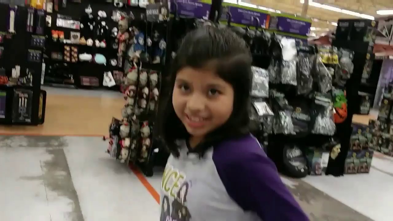 Vlog 5 We went to spirit Halloween laredo tx 🎃 and my grandma's house