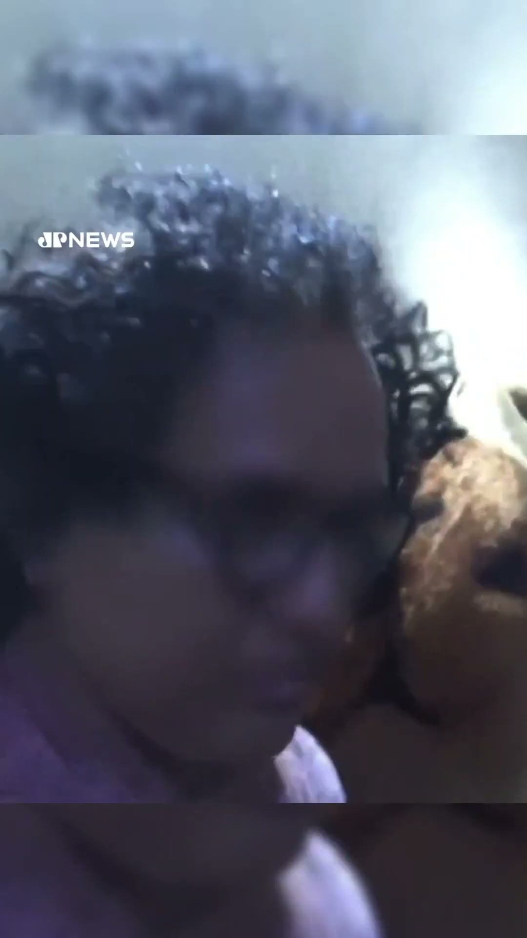 Policial fantasiado de capivara prende suspeito de tráfico no Peru #shorts