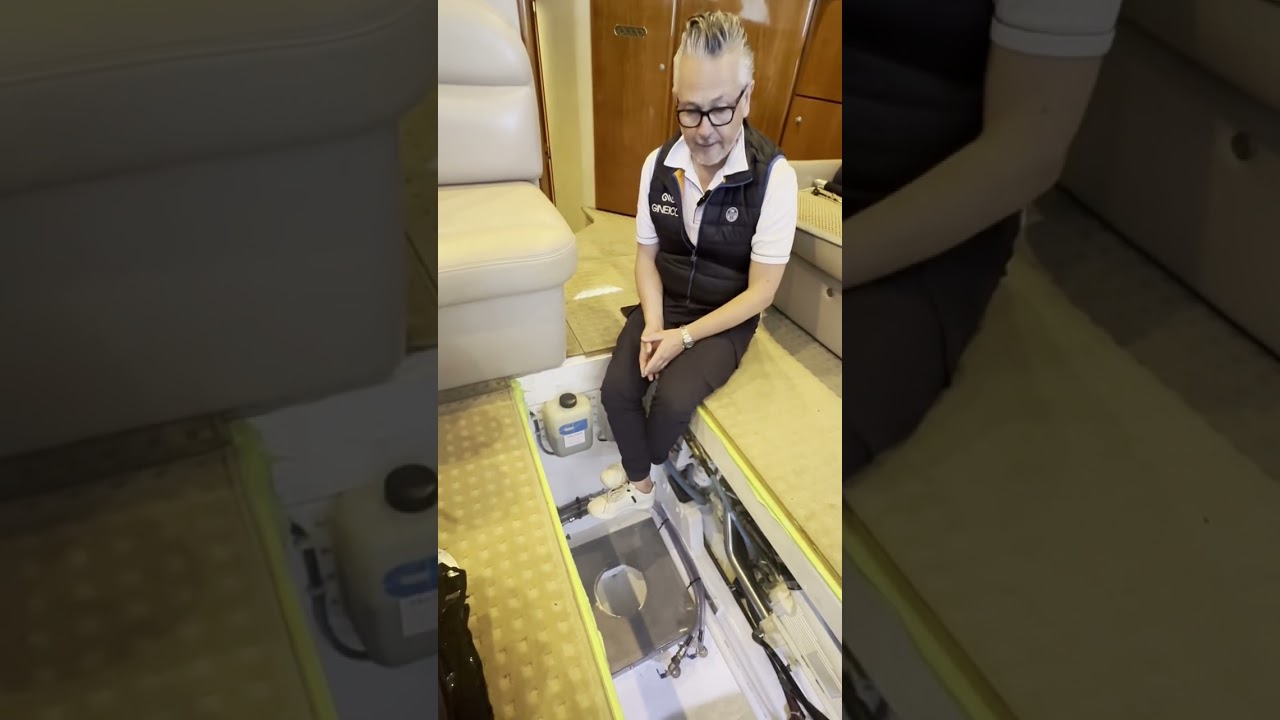 ⁣Quick Gyro installation aboard a Caribbean 40 at Gold Coast City Marina