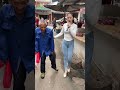 传递正能量 户外唱歌