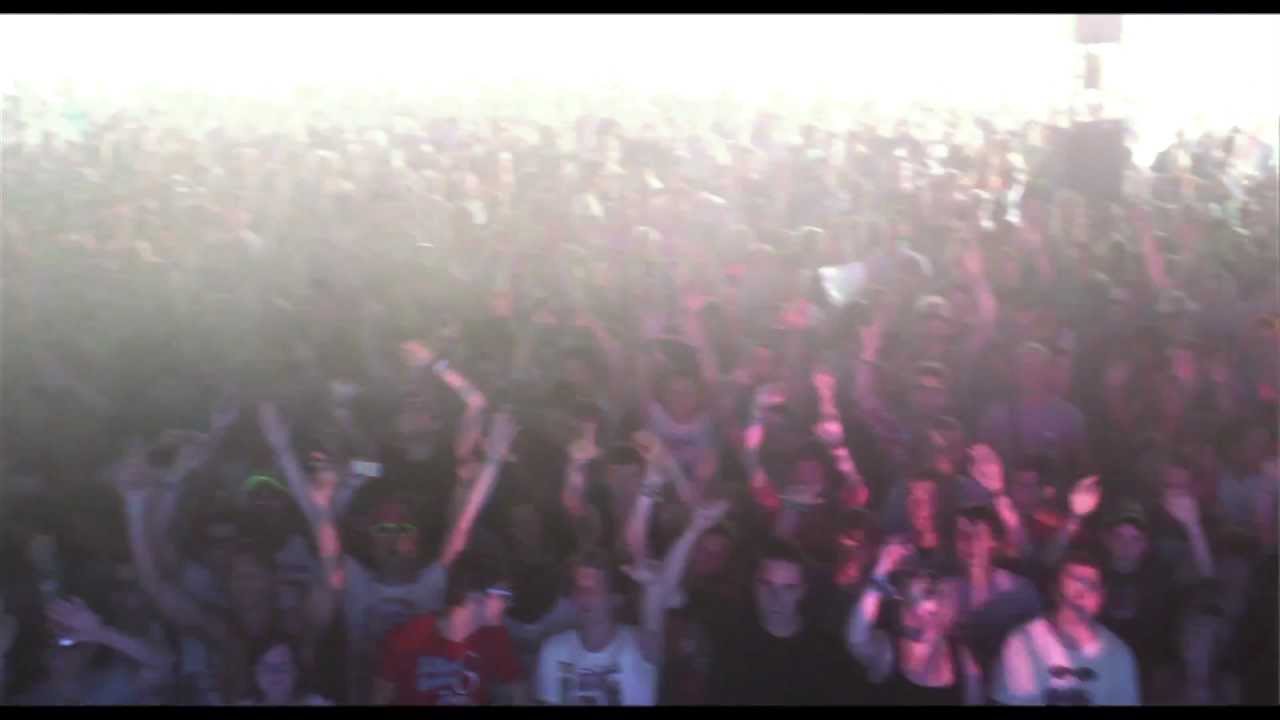 ⁣Raving George @ Laundry Day 2012 (Aftermovie)